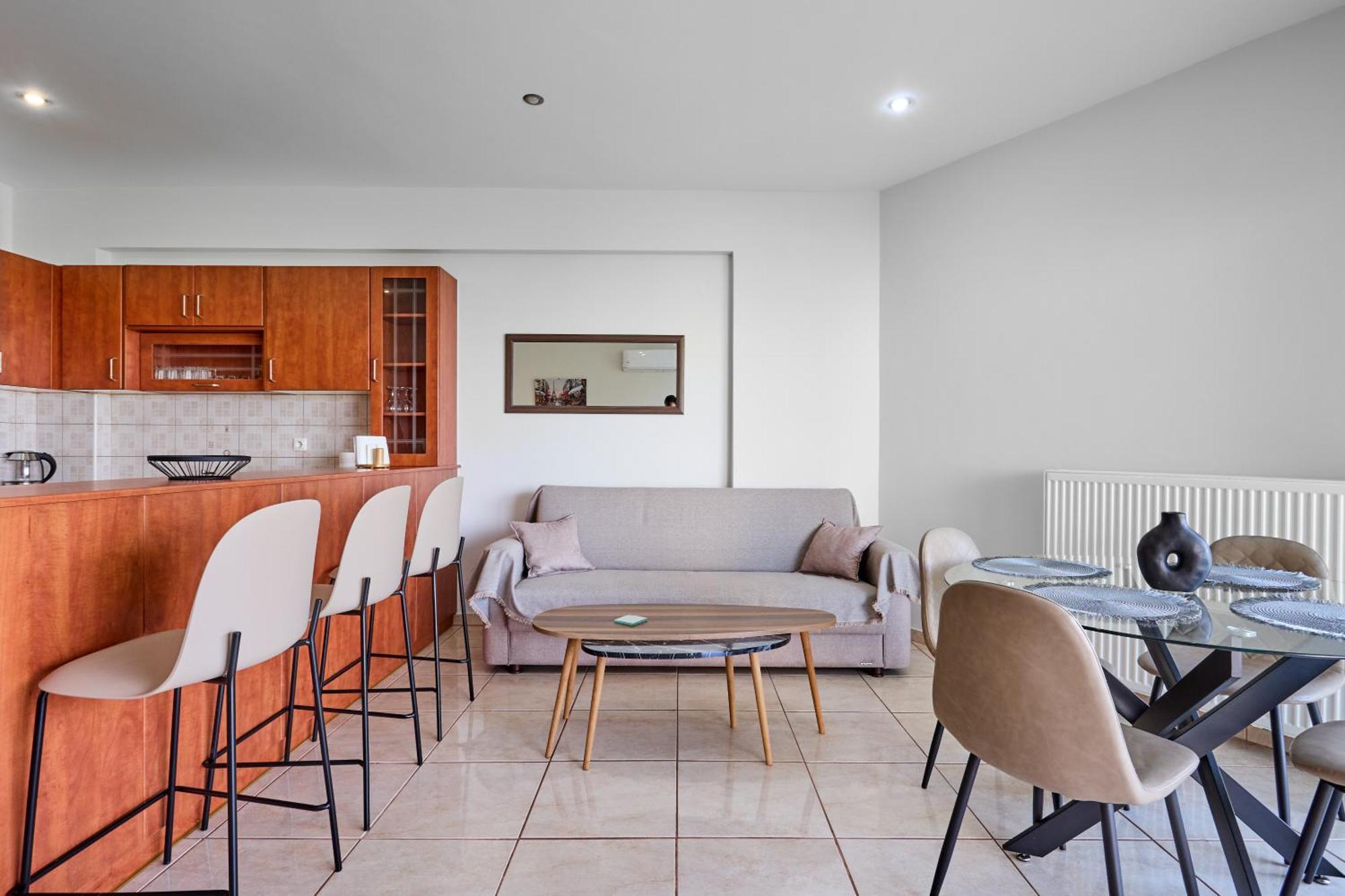 Chios Town Apartment - Heart Of Chios Town With 2 Minute Walk To The Beach Экстерьер фото