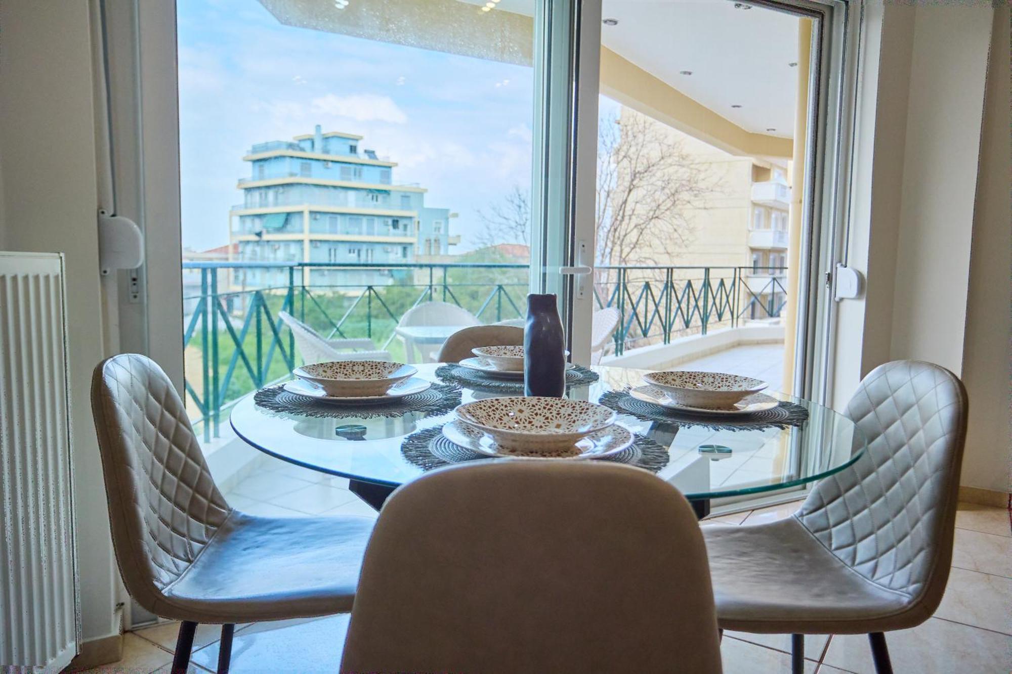 Chios Town Apartment - Heart Of Chios Town With 2 Minute Walk To The Beach Экстерьер фото